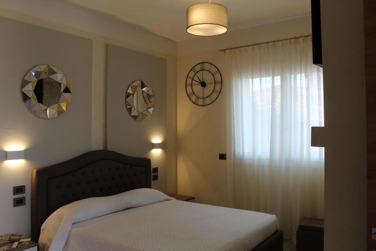 Villa Martina Luxury Rooms Desenzano del Garda Esterno foto