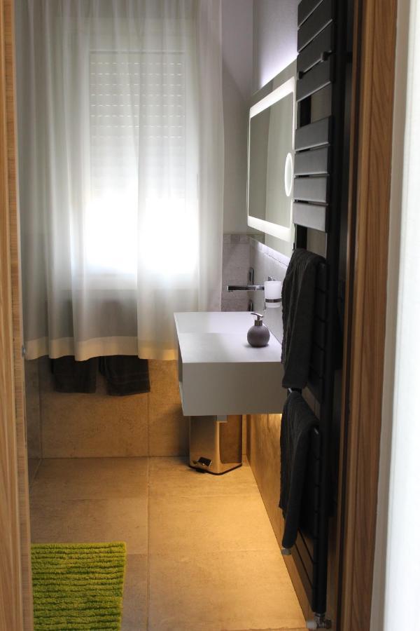 Villa Martina Luxury Rooms Desenzano del Garda Esterno foto