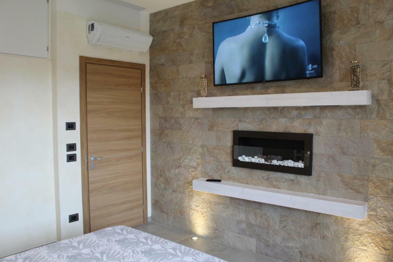 Villa Martina Luxury Rooms Desenzano del Garda Esterno foto