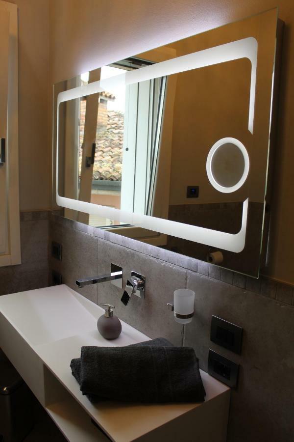 Villa Martina Luxury Rooms Desenzano del Garda Esterno foto
