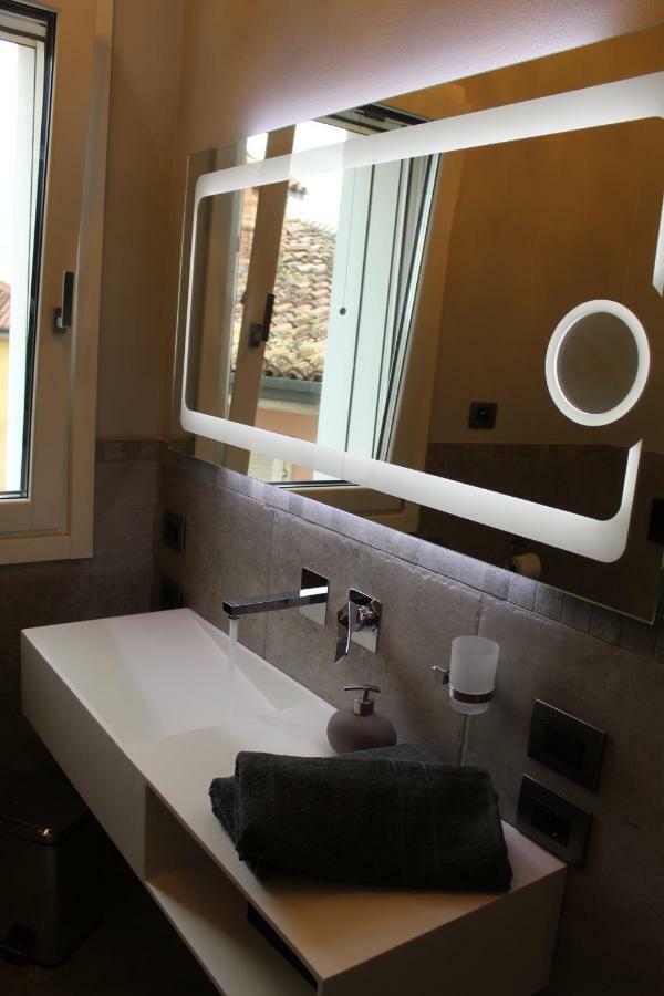 Villa Martina Luxury Rooms Desenzano del Garda Esterno foto