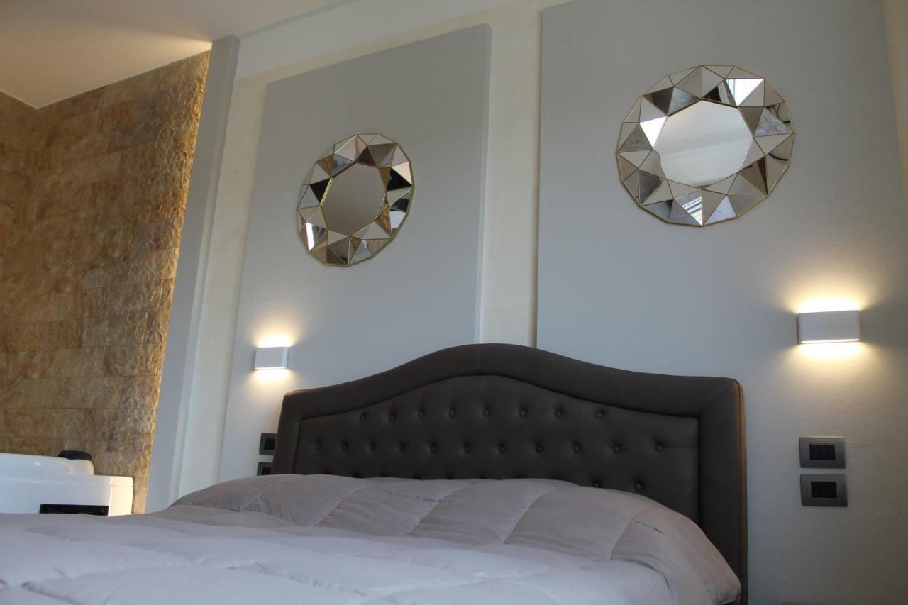 Villa Martina Luxury Rooms Desenzano del Garda Esterno foto