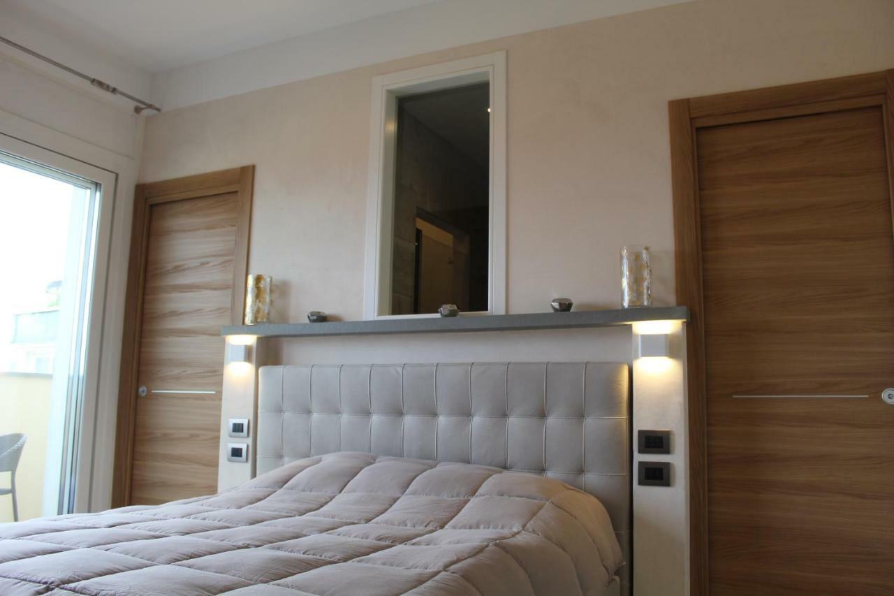 Villa Martina Luxury Rooms Desenzano del Garda Esterno foto